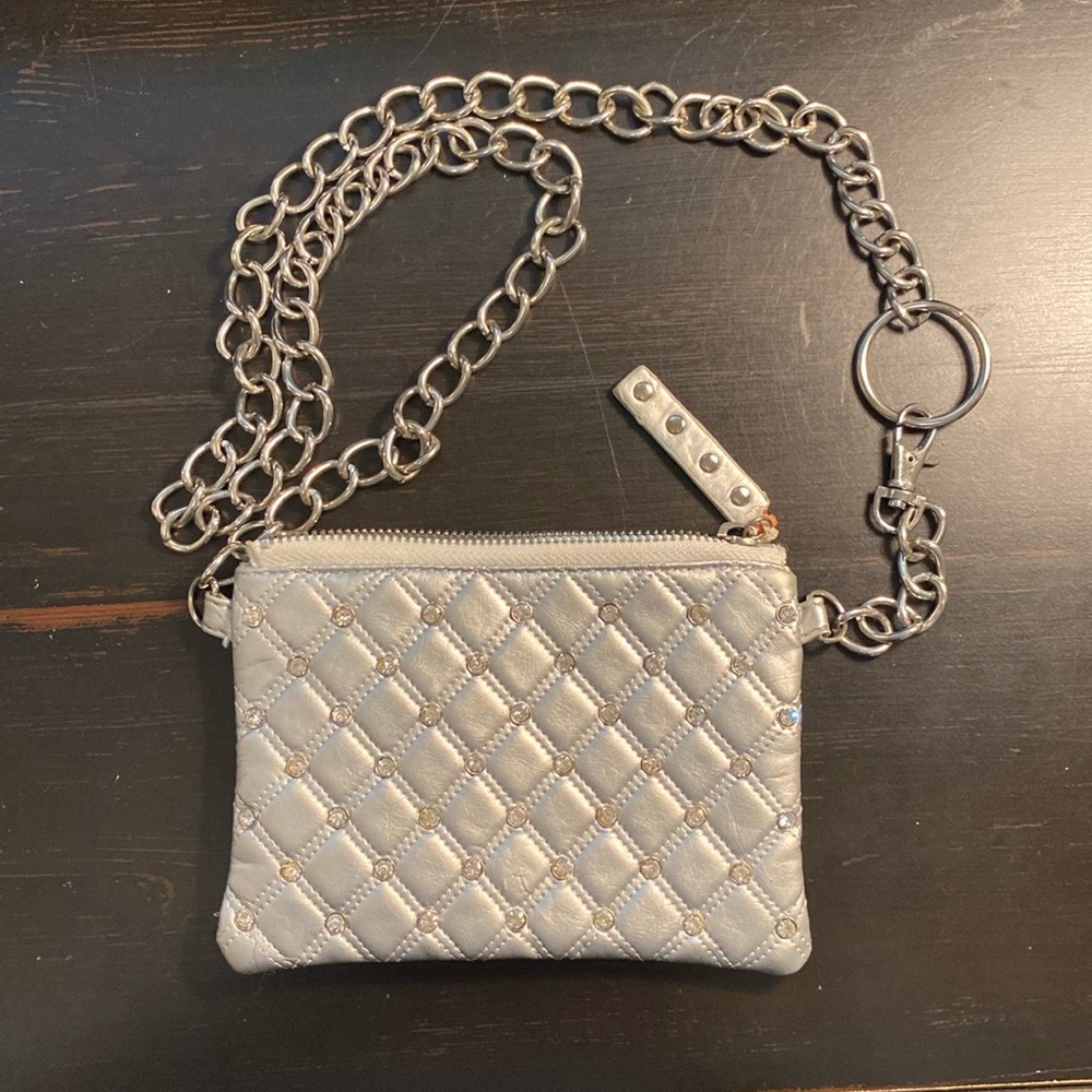 Small & compact purse/clutch.  Perfect for a night out!